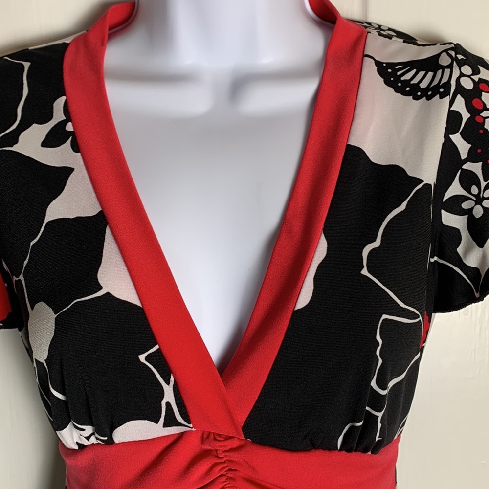 By Choice Floral Blouse Size M - Picture 4 of 9
